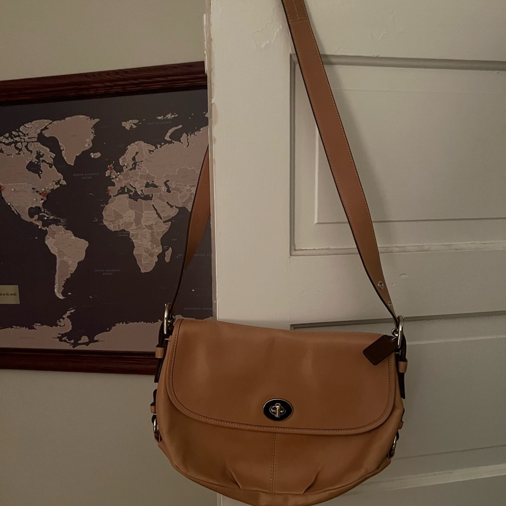 Large shoulder coach bag